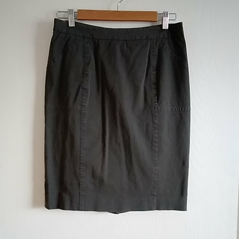 Body By Victoria Women's Skirt